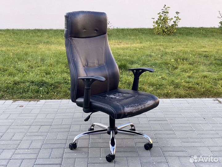 Компьютерное кресло