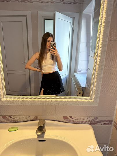 Черная мини юбка