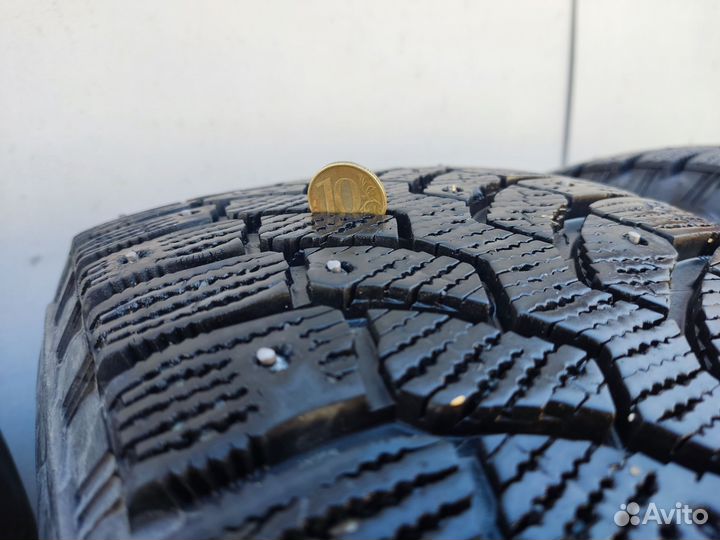 Bridgestone Blizzak Spike-01 205/65 R16 95