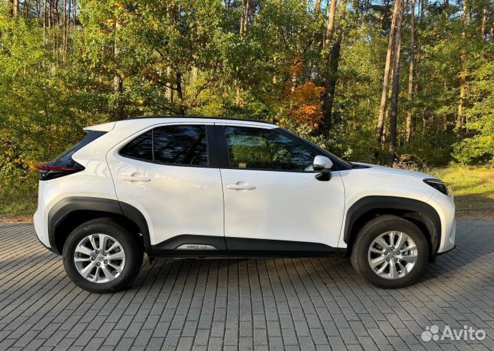 Toyota Yaris 1.5 CVT, 2023, 2 090 км