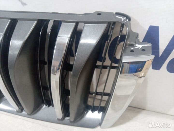 Решетка радиатора Toyota Land Cruiser 150 Prado