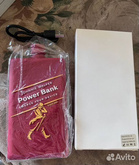 Повербанк «Джонни Уокер» (Johnnie Walker)