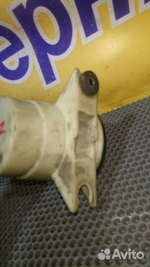 Бачок гур Ford Maverick