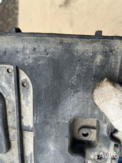 Площадка полка акб Киа Рио 3