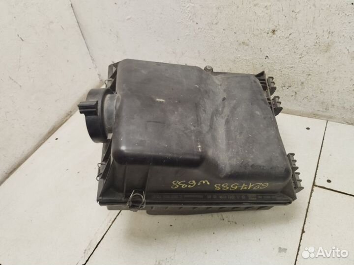 Корпус воздушного фильтра Mercedes W638 Vito V