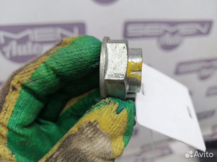 Гайка ступичная передняя Honda Civic FD1 FD3 FD7