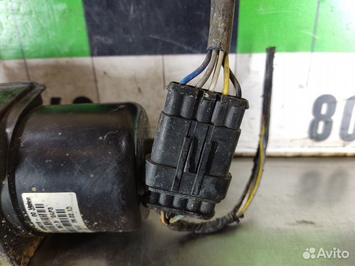 Моторчик стеклоочистителя передний Vaz Granta