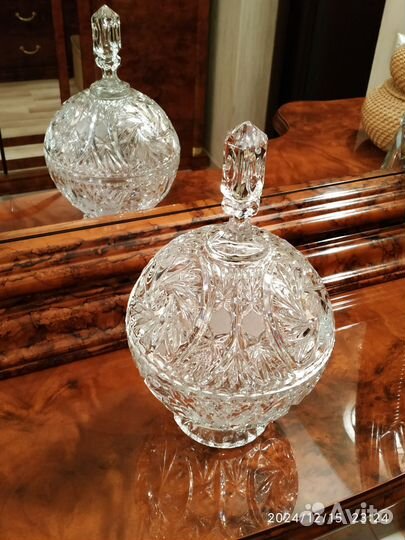 Хрустальная конфетница (Бомбоньерка)