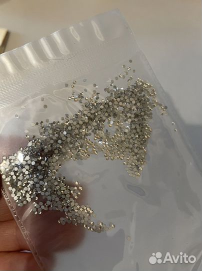 Стразы для ногтей