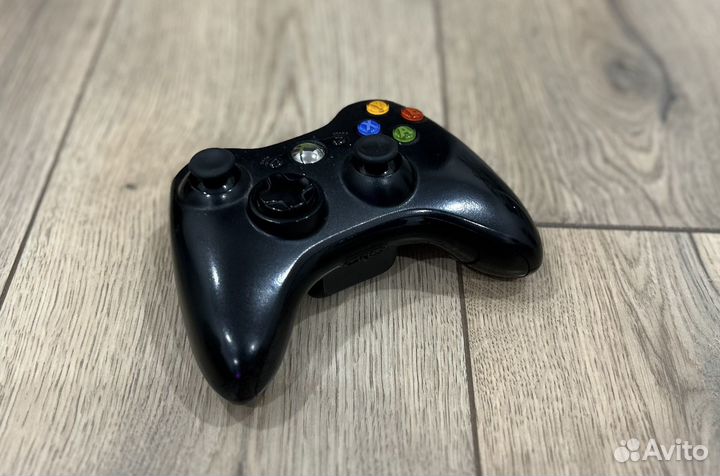 X box 360. Kinnect, 2 геймпада, игры