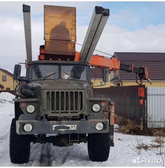 Ямобур. Установка столбов лэп