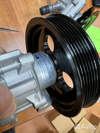 Насос гидроусилителя дв.Крайслер