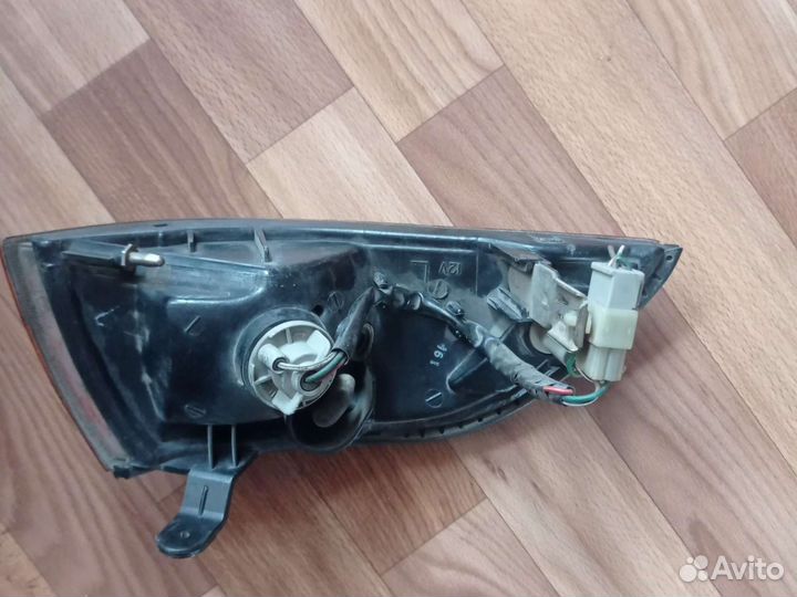 Габарит левый Toyota Mark 2 22 207L GX81 желтый