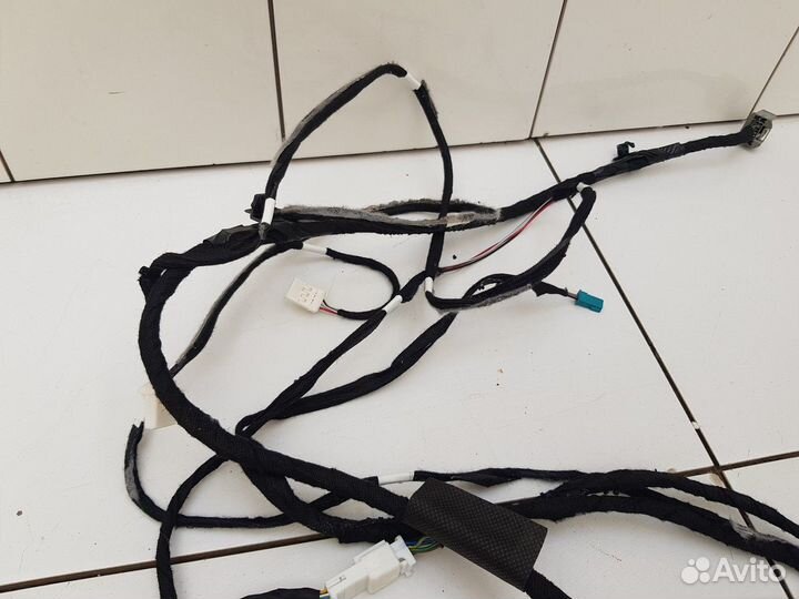 Электропроводка обшивки потолка (Geely Atlas)