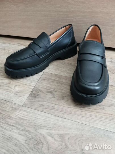 Лоферы новые р. 37