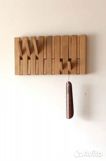 Вешалка настенная деревянная