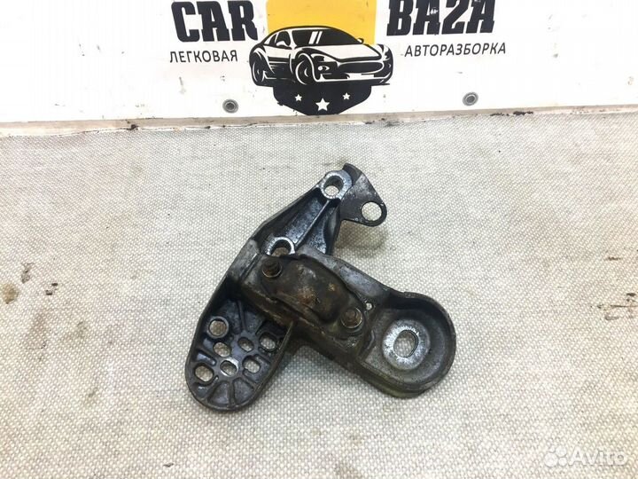 Кронштейн опоры двигателя левая L