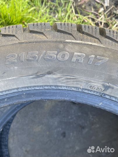 Резина зимняя шипованая 215/50 r17 Viatti 4шт