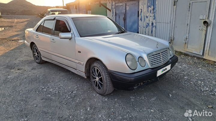 Mercedes-Benz E-класс 2.2 МТ, 1997, 450 000 км