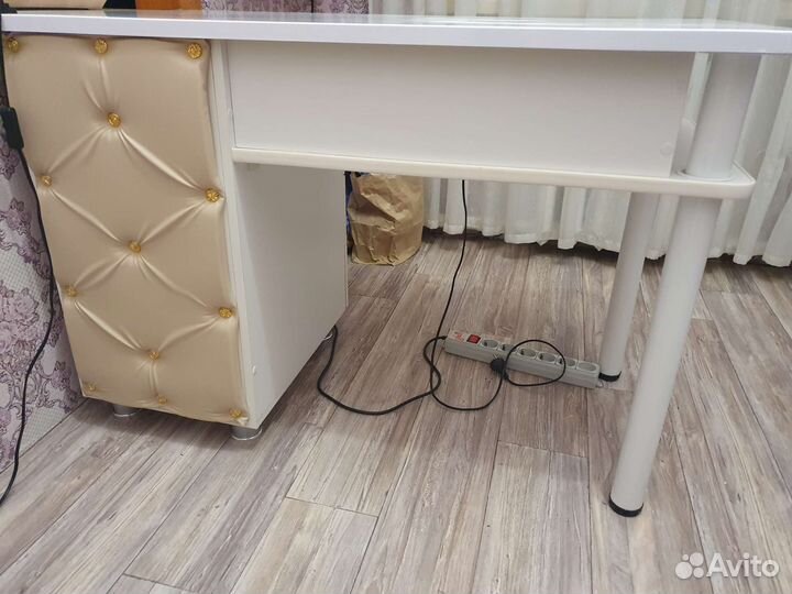 Стол для маникюра