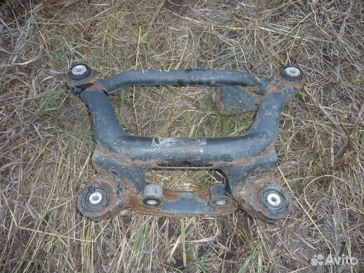 Балка заднего моста (подрамник) BMW E46