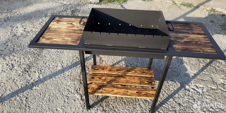 Мангалтный столик с полкой