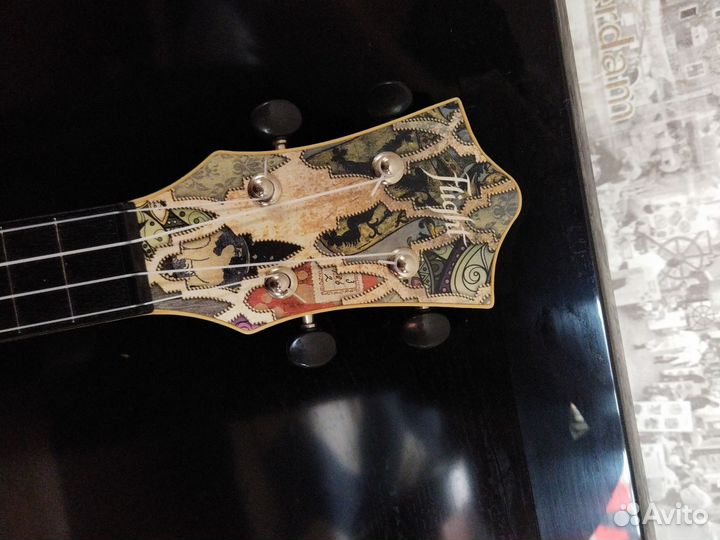 Укулеле flight, travel Granada