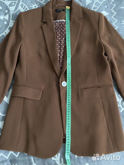 Одежда женская (куртка, пиджак, юбка)