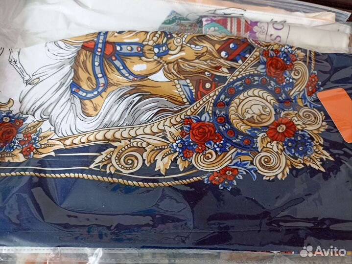 Платки шёлковые новые