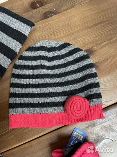 Шапка, шарф, краги для девочек новые