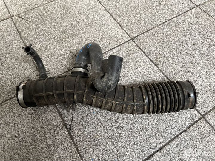 Патрубок воздушного фильтра Renault Megane III/Flu