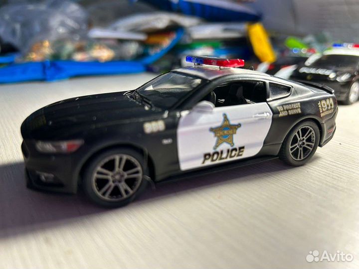 Набор полицейских машин