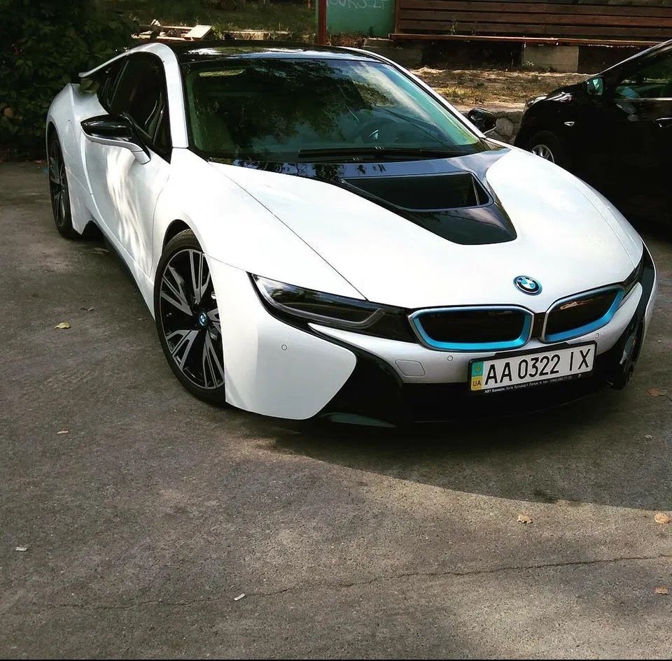 BMW i8: фото владельца