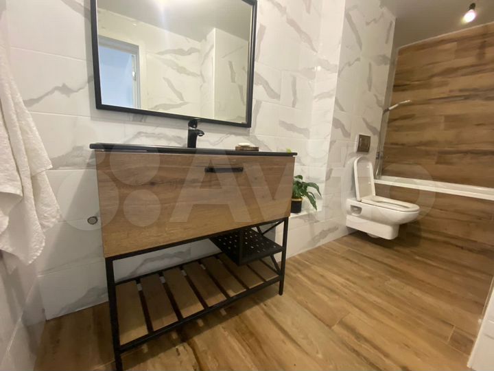 3-к. квартира, 110 м², 1/6 эт.