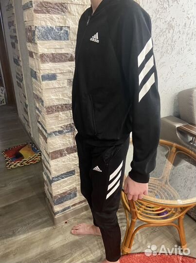 Спортивные костюмы