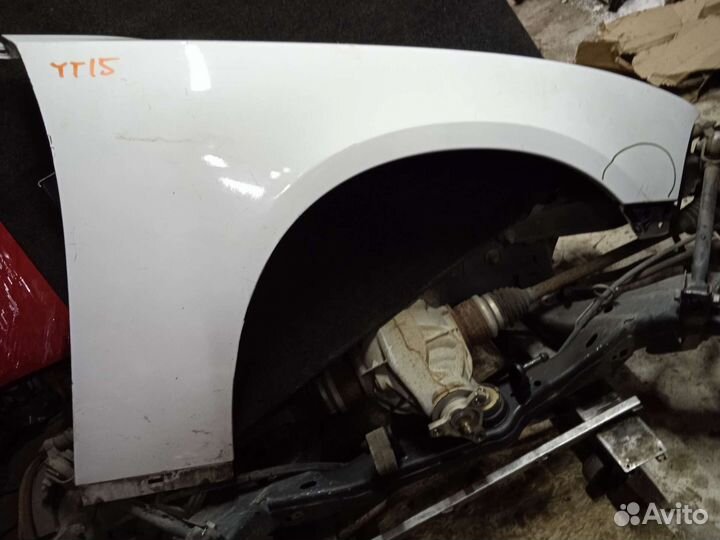 Крыло переднее правое dodge charger LD