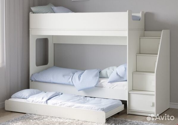 Трехъярусная кровать