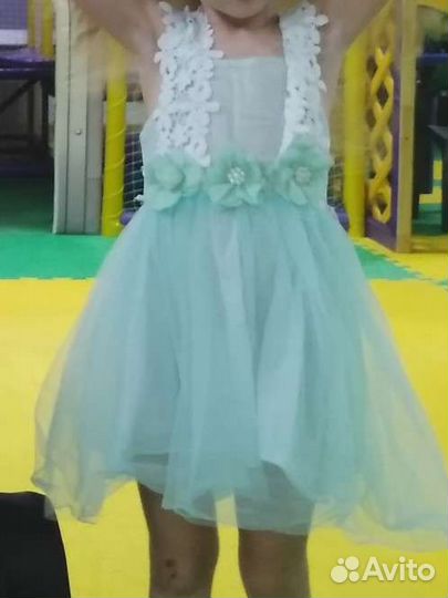 Платье для девочки нарядное,бирюзовое р-р104-110