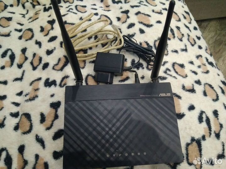 Роутер «asus» model name RT-N 12