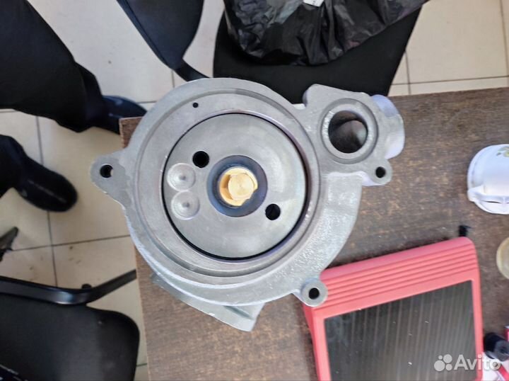 Насос водяной (помпа) на камаз 5320