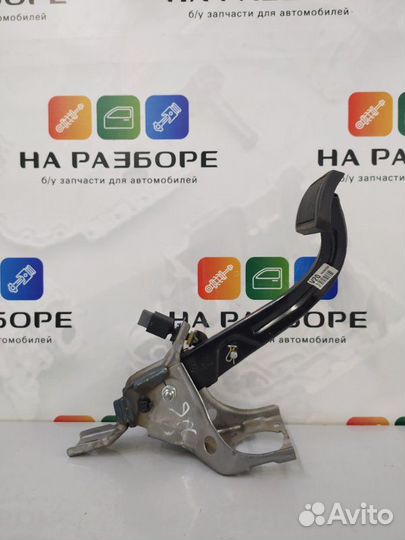 Педаль тормоза Hyundai Solaris