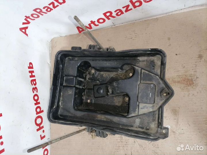 Площадка под акб ford maverick