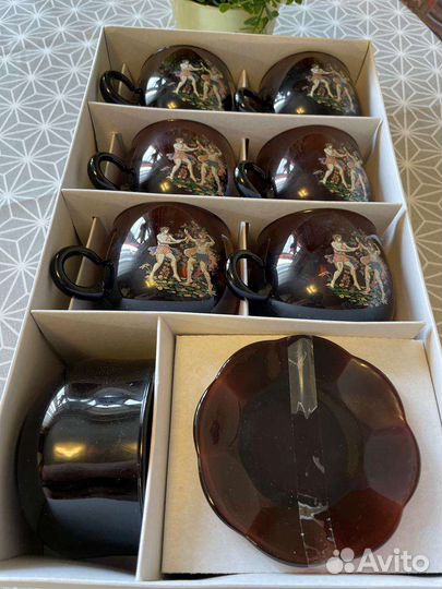 Набор посуды чашки сахарница новый на 6 человек