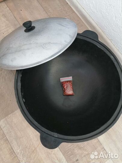 Казан чугунный 12 литров (новый)