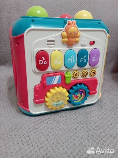 Развивающий кубик сортер