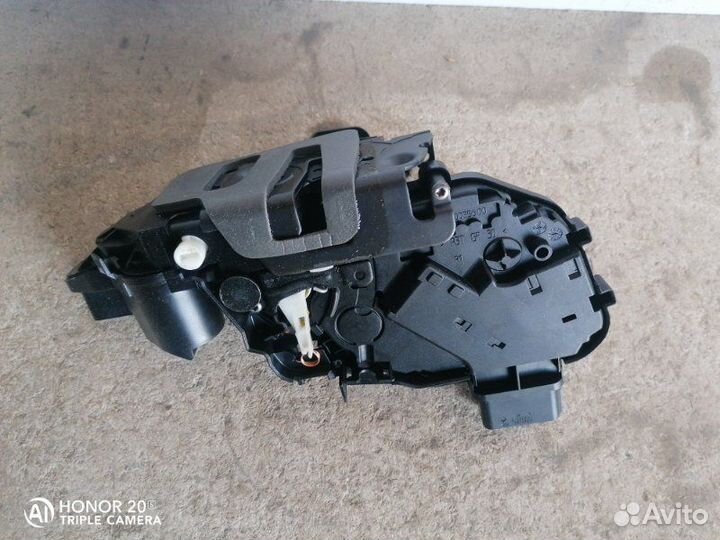 Замок двери задний правый Ford Mondeo 4 2007-2015