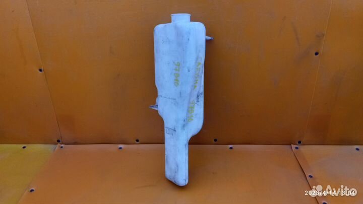 Бачок расширительный для Mitsubishi Carisma