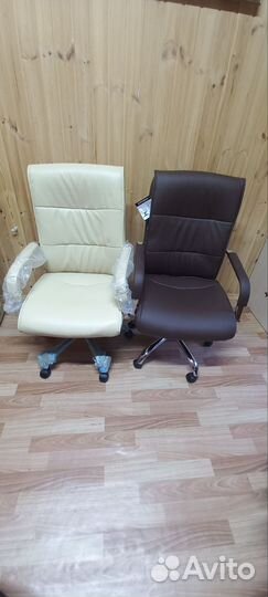 Офисное кресло