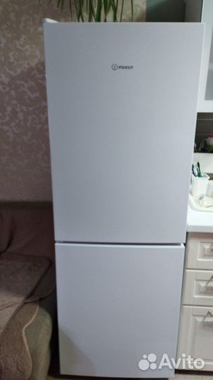 Холодильник Indesit ITR 4160 W