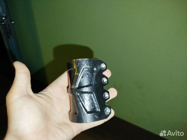 Зажим для трюкового самоката scs tech team